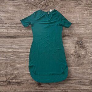 Green Short Sleeve Ribbed Knit Dress With Keyhole‎ Back & High-Low Hem Size M